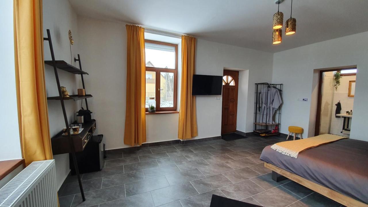 Bed and Breakfast Tisza White House Tiszaszolos Экстерьер фото