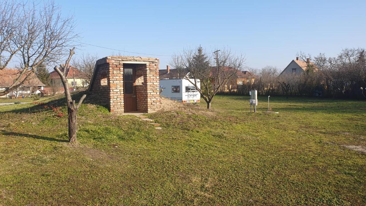 Bed and Breakfast Tisza White House Tiszaszolos Экстерьер фото